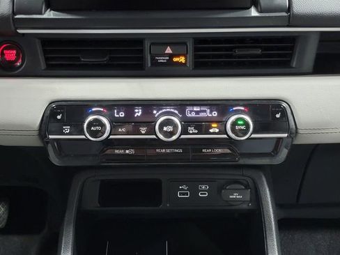 Used 2024 Honda Pilot Touring image 20