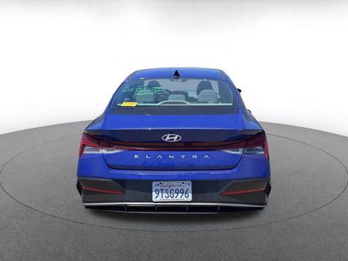 Used 2025 Hyundai Elantra SEL FWD image 6