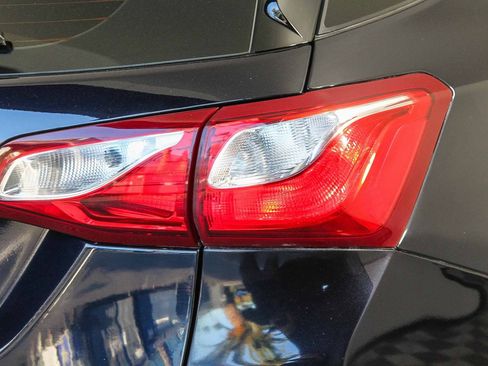 Used 2021 Chevrolet Equinox LS image 9