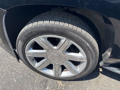 Used 2015 Cadillac Escalade Luxury AWD/4WD image 32