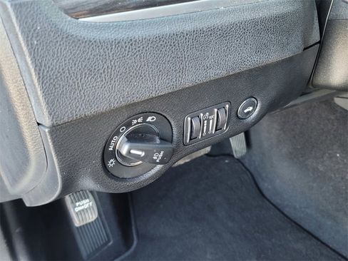 Used 2022 Chrysler 300 Touring L image 17