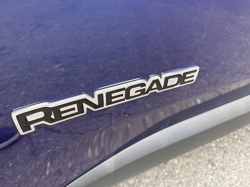 Used 2019 Jeep Renegade Limited w/ UConnect 8.4 Nav Group image 34