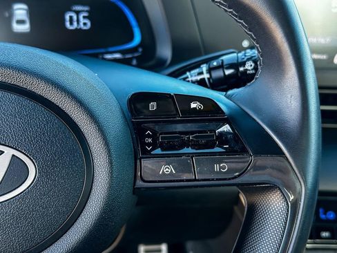 Used 2025 Hyundai Elantra Sport image 19