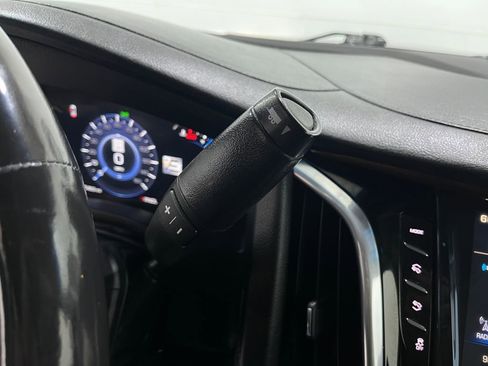 Used 2018 Cadillac Escalade Premium Luxury image 33