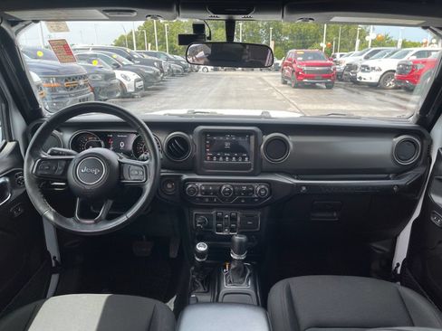 Used 2023 Jeep Wrangler Unlimited Sport AWD/4WD image 15
