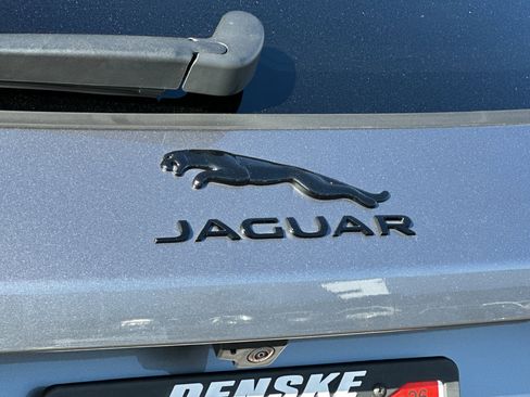 Used 2025 Jaguar F-PACE R-Dynamic S image 33