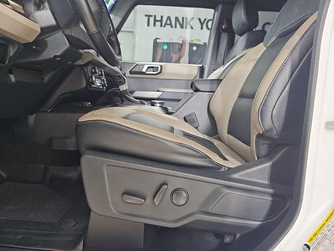 Used 2023 Ford Bronco Wildtrak AWD/4WD image 34