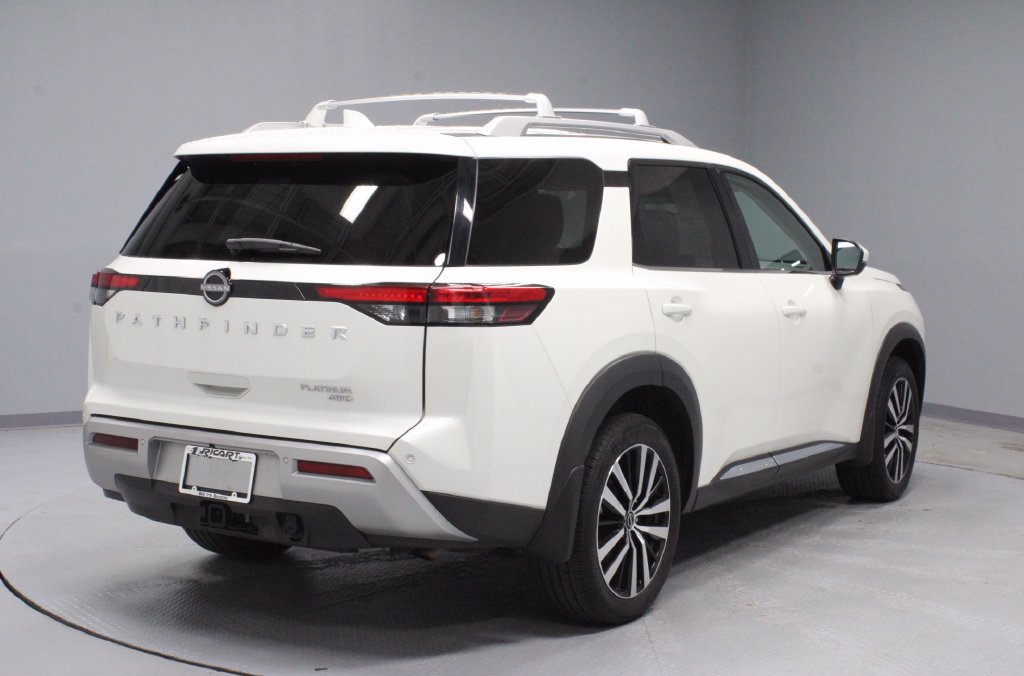 Certified 2024 Nissan Pathfinder Platinum w/ Cargo Package AWD/4WD image 11