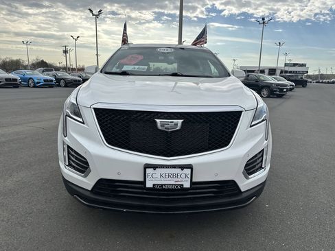 Certified 2023 Cadillac XT5 Sportv w/ Technology Package AWD/4WD image 3