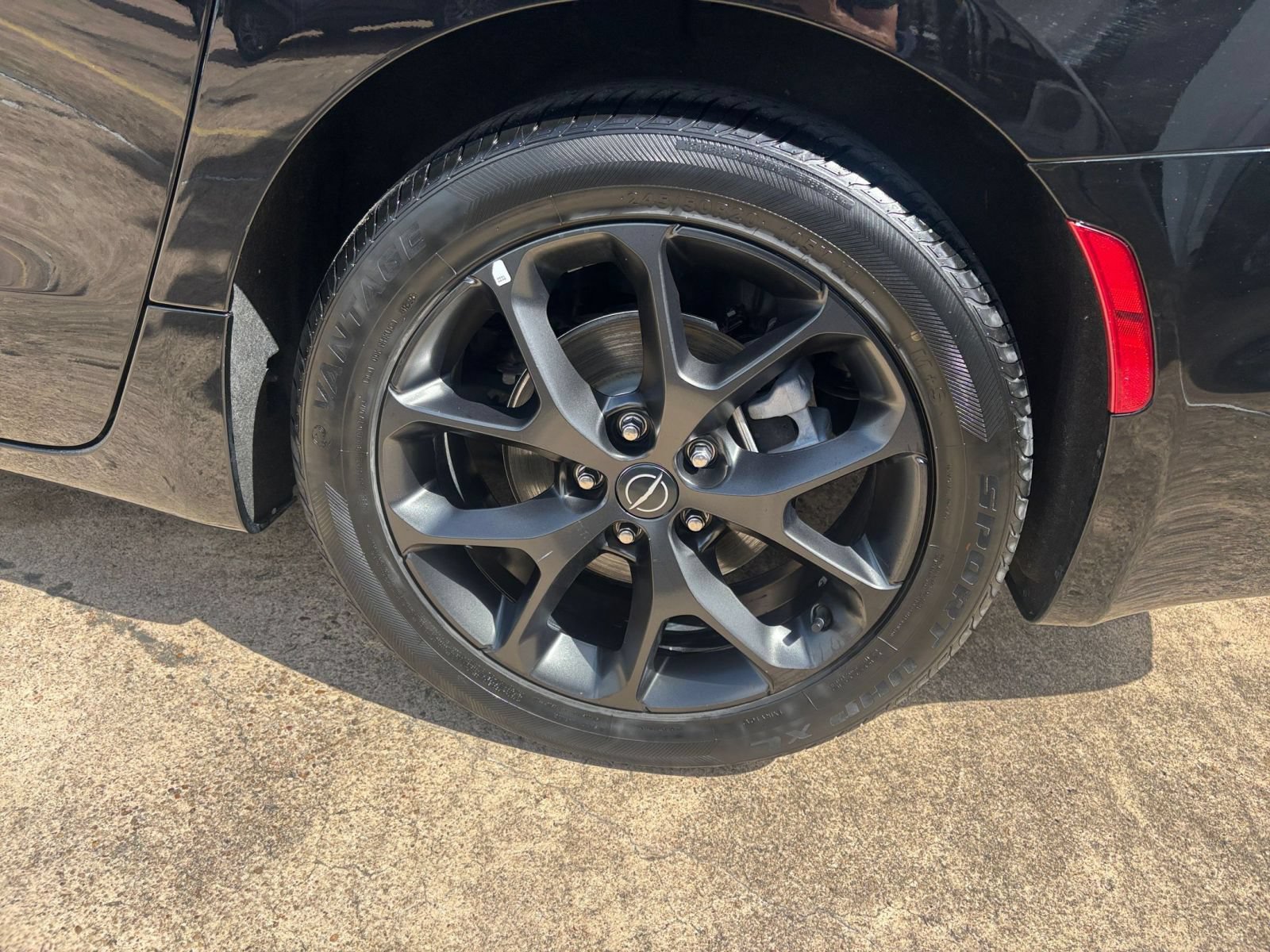 Used 2025 Chrysler Pacifica Limited FWD image 34
