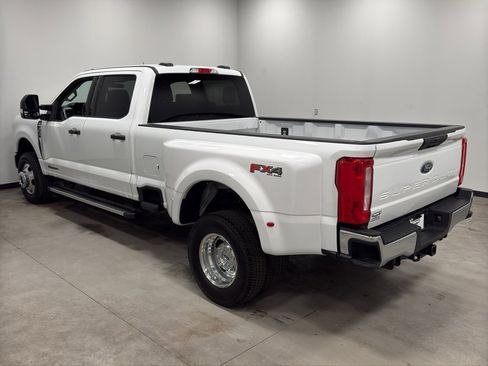 Used 2025 Ford F350 XLT image 6