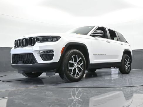 Used 2024 Jeep Grand Cherokee Limited image 61