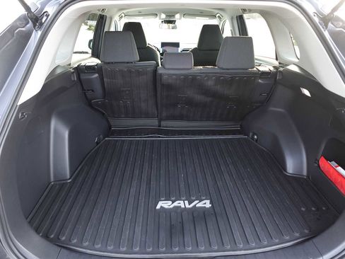 Used 2023 Toyota RAV4 LE AWD/4WD image 24