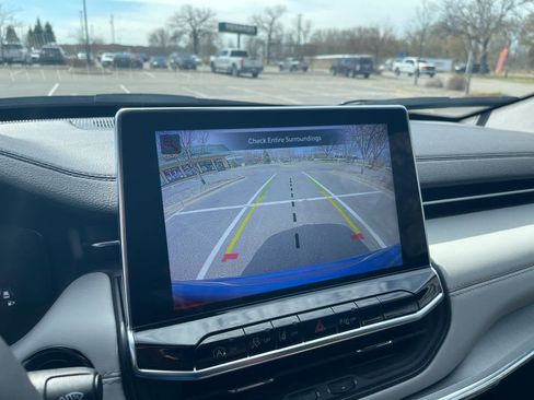 Used 2024 Jeep Compass Limited w/ Elite Group image 12