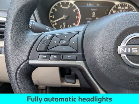 Used 2025 Nissan Altima 2.5 SV FWD image 20