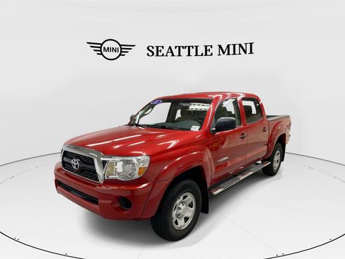 Used 2011 Toyota Tacoma PreRunner image 1