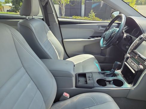 Used 2017 Toyota Camry XLE FWD image 10