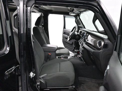 Used 2019 Jeep Wrangler Unlimited Sahara w/ Cold Weather Group image 27