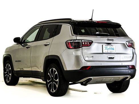 Used 2023 Jeep Compass Limited w/ Sun and Sound Group AWD/4WD image 9