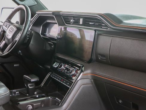 Used 2025 GMC Sierra 1500 AT4 w/ AT4 Preferred Package AWD/4WD image 29