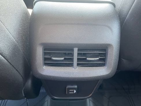 Used 2021 Chevrolet Equinox LT FWD image 27