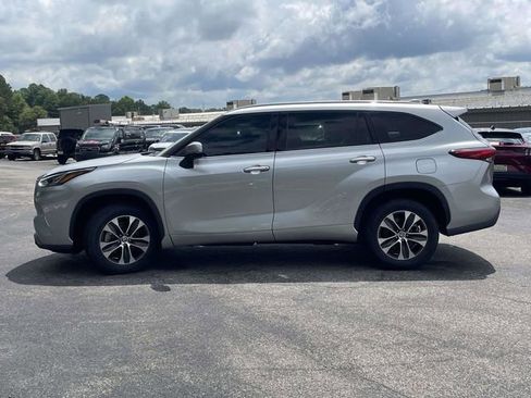 Used 2020 Toyota Highlander XLE FWD image 7
