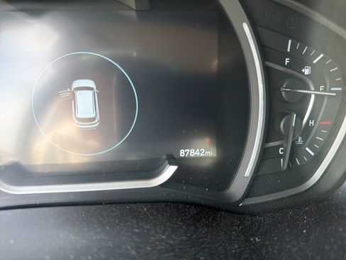Used 2019 Hyundai Santa Fe FWD image 9