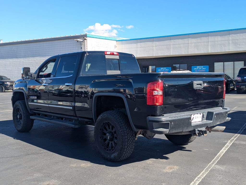 Used 2017 GMC Sierra 2500 SLT w/ All Terrain HD Package AWD/4WD image 6