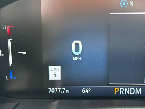 Used 2025 Ford Maverick Lobo AWD/4WD image 35