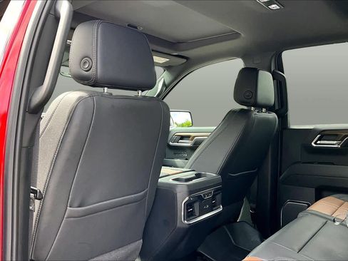 Used 2024 Chevrolet Silverado 1500 High Country w/ High Country Premium Package AWD/4WD image 22