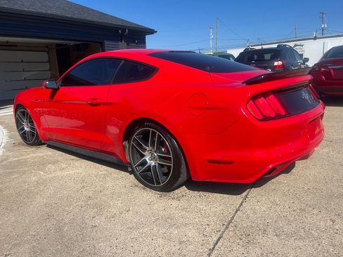 Used 2015 Ford Mustang Coupe image 7