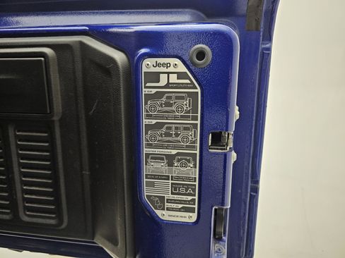 Used 2018 Jeep Wrangler Unlimited Sport S image 17