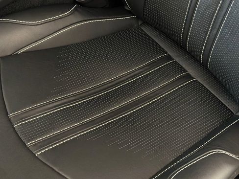 Used 2021 Aston Martin V8 Vantage Coupe image 22