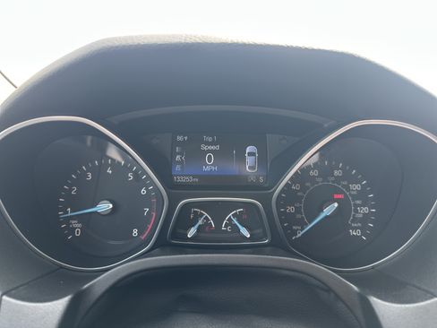Used 2015 Ford Focus SE FWD image 19