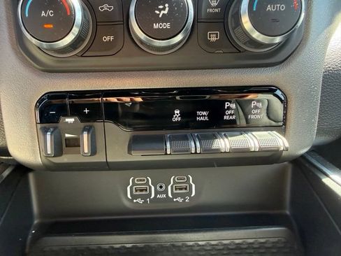 Used 2022 RAM 1500 Laramie w/ Sport Appearance Package AWD/4WD image 11