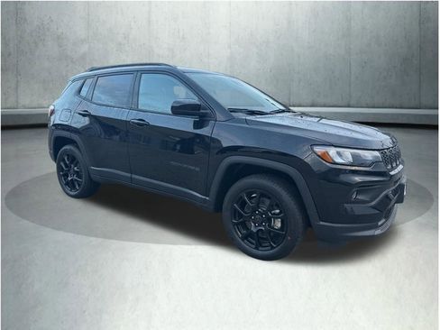 New 2026 Jeep Compass Latitude image 7