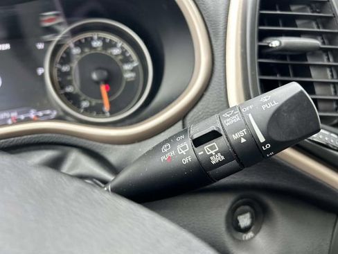 Used 2017 Jeep Cherokee Limited AWD/4WD image 30