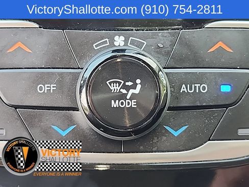 Certified 2023 Chrysler Pacifica Touring-L FWD image 10