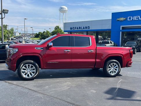 Used 2022 GMC Sierra 1500 Denali AWD/4WD image 2