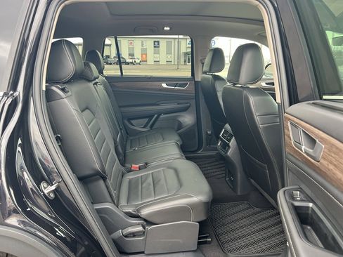 Used 2024 Volkswagen Atlas SEL image 24