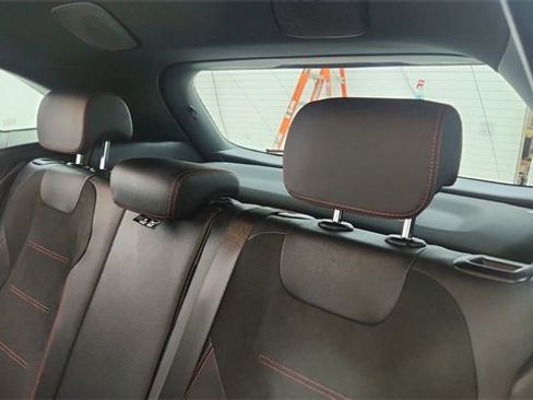 Used 2025 Mercedes-Benz GLA 250 4MATIC image 32