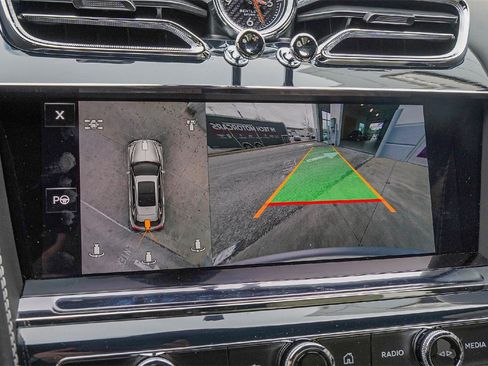 Certified 2024 Bentley Bentayga Extended Wheelbase image 27