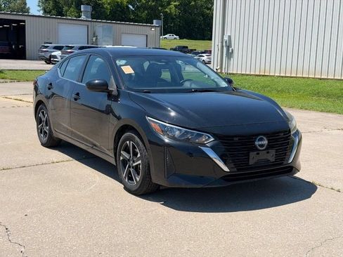 Used 2025 Nissan Sentra SV FWD image 1