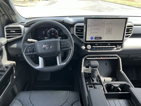 Used 2026 Toyota Tundra Limited AWD/4WD image 17