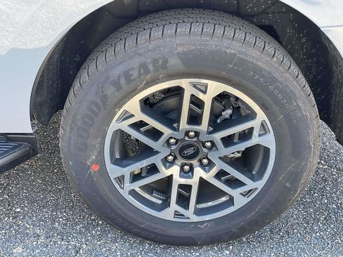 New 2026 Ford Expedition Active RWD image 9