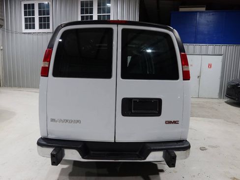 Used 2018 GMC Savana 2500 w/ Driver Convenience Package RWD image 4