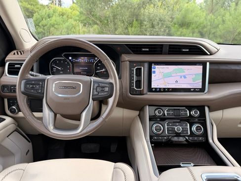 Used 2021 GMC Yukon Denali AWD/4WD image 3
