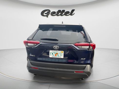 Used 2022 Toyota RAV4 XLE Premium FWD image 5