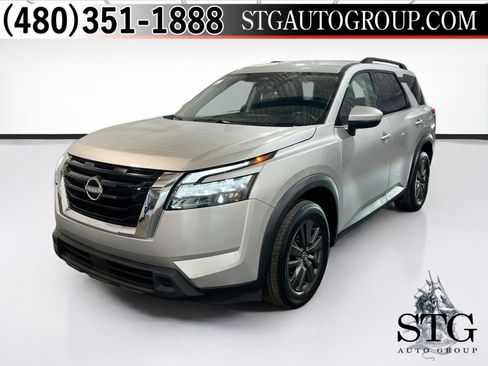 Used 2022 Nissan Pathfinder SV FWD image 1
