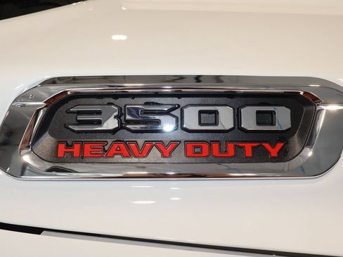 Used 2024 RAM 3500 Laramie w/ Towing Technology Group AWD/4WD image 35